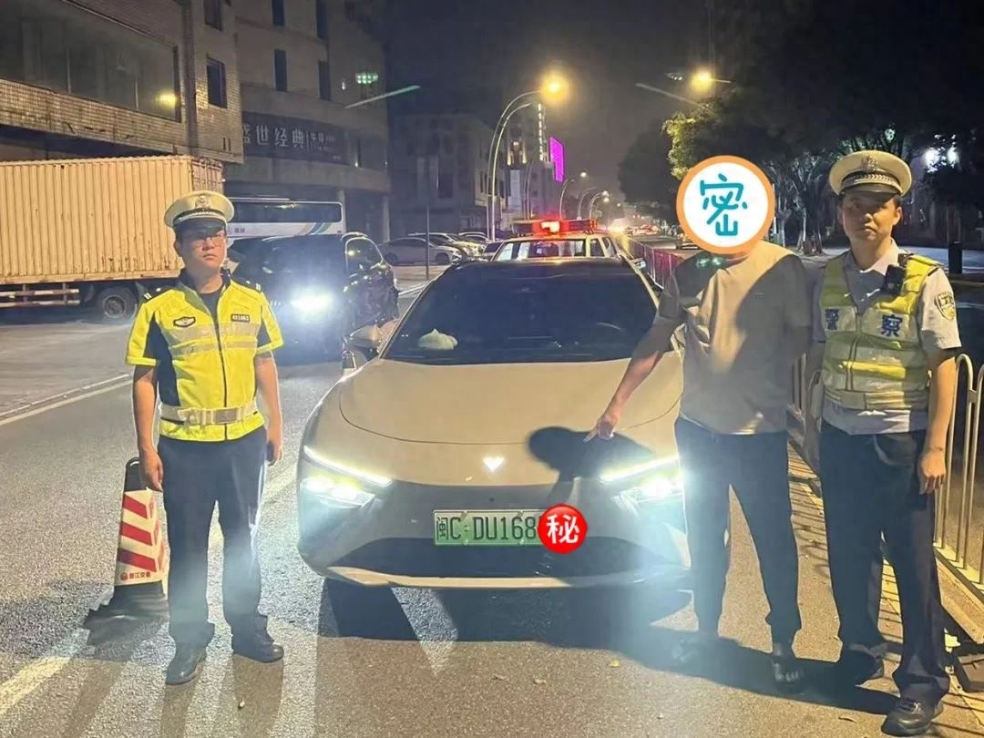 周末亲友相聚举杯欢庆时，酒后禁驾你可千万别忘！晋江交警严查曝光
