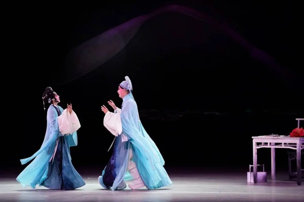上海大剧院2024年创下历史新高！1030场演出、50.9万观众，你错过了多少精彩？  第5张