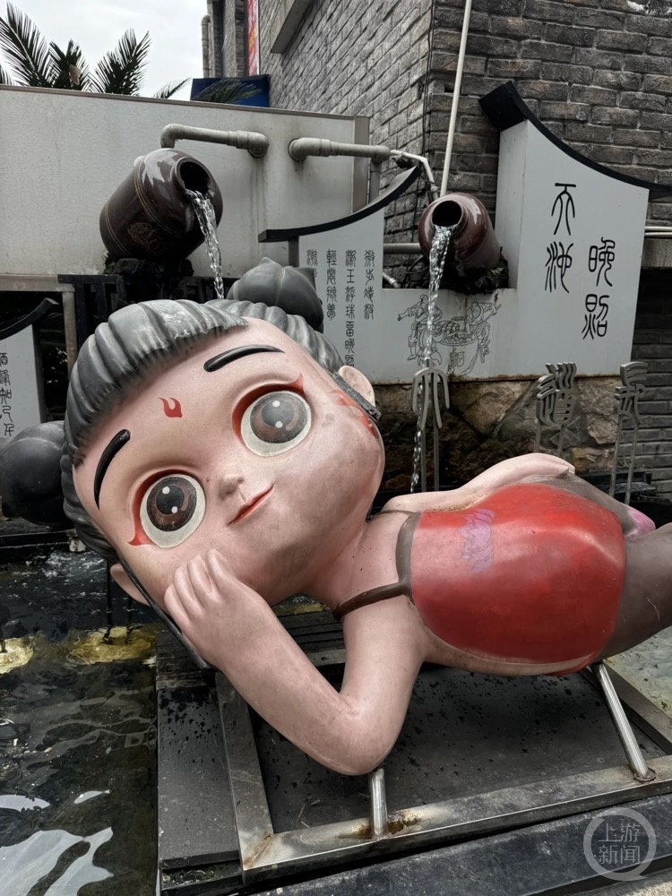 哪吒雕塑满脸水渍，景区为何迟迟不行动？网友热议不断  第2张