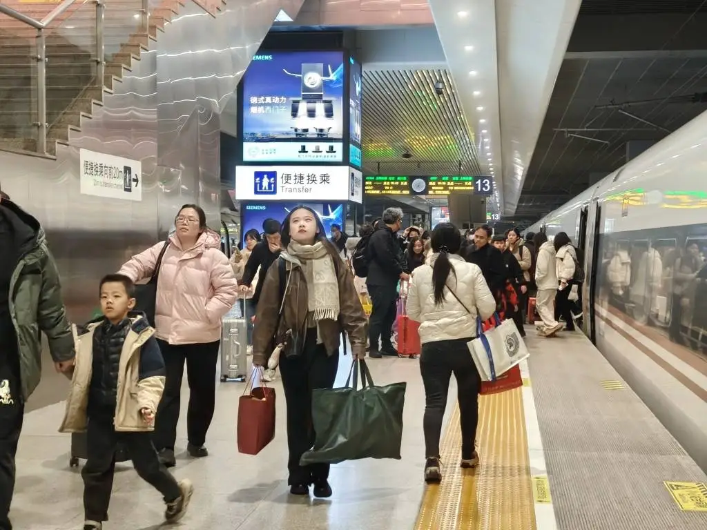 元宵节后返程高峰！铁路上海站预计发送28万人次，你准备好了吗？
