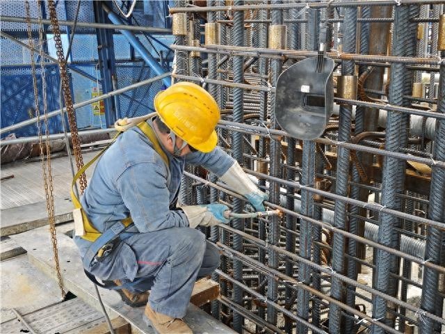 春节后复工，枝江长江大桥如何抢工期？建设者们争分夺秒的现场揭秘  第1张