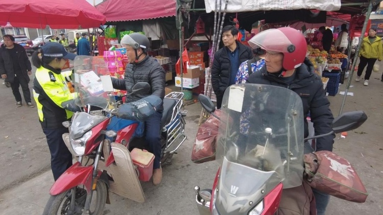 永兴交警春节大行动：无牌无证驾驶还敢上路？小心被查  第2张