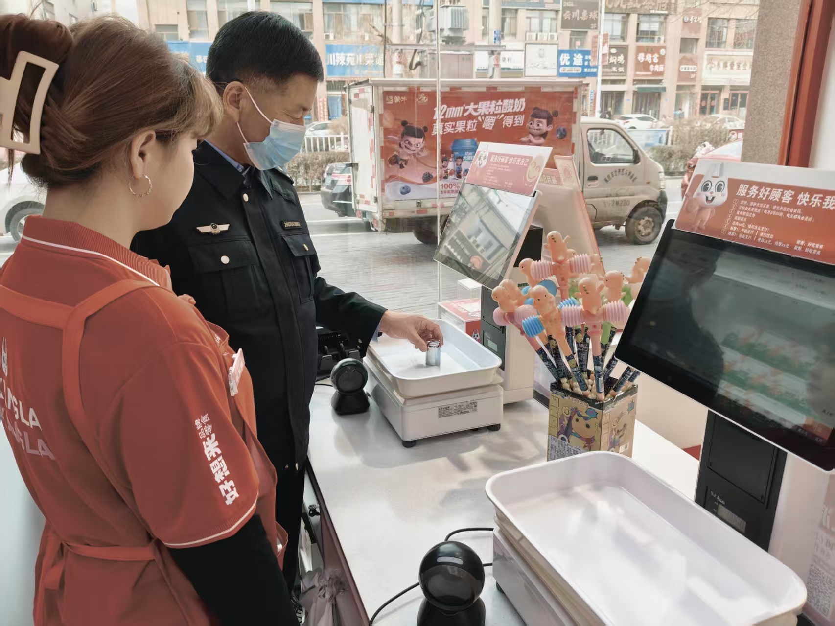 你知道吗？甘州区西街市场监管所如何确保你的零食称重精准无误  第2张