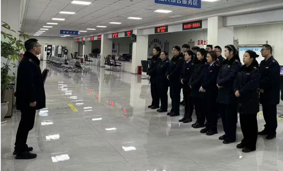沿河政务服务中心为何频频收到锦旗？揭秘高效服务背后的暖心故事  第6张