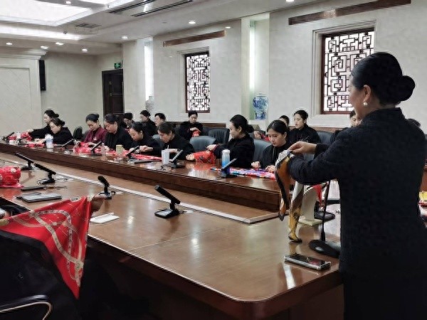 你知道吗?这场培训让礼宾服务团队优雅绽放 第1张 你知道吗?这场培训让礼宾服务团队优雅绽放 第1张