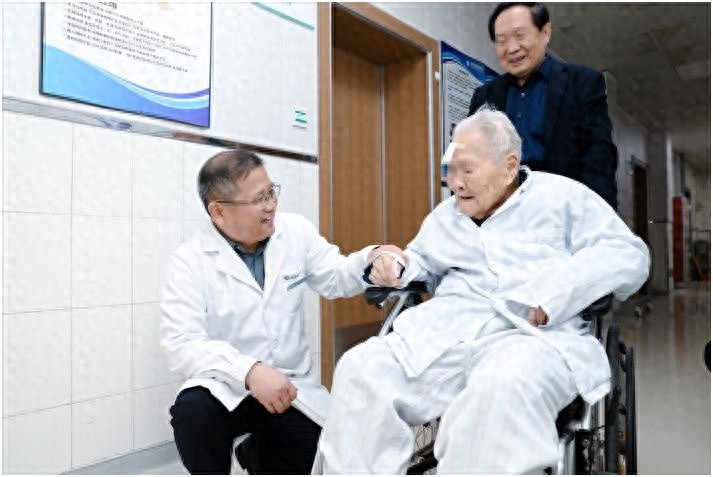 108岁老人重获清晰视界！西电集团医院眼科团队如何创造这一奇迹？