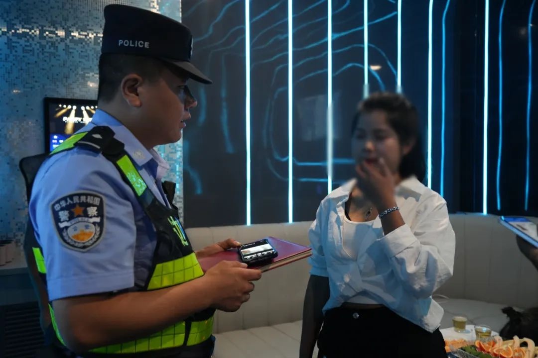 盈江警方深夜突袭娱乐场所，为何如此严厉？背后原因让人  第13张