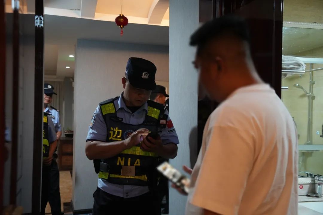 盈江警方深夜突袭娱乐场所，为何如此严厉？背后原因让人  第14张