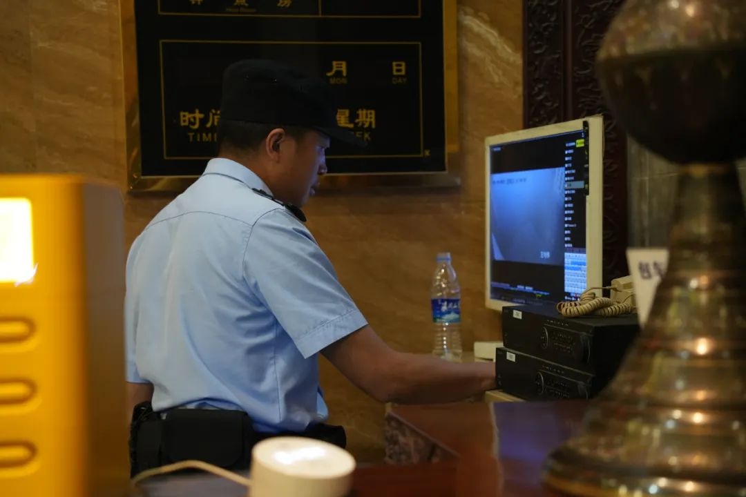 盈江警方深夜突袭娱乐场所，为何如此严厉？背后原因让人  第6张