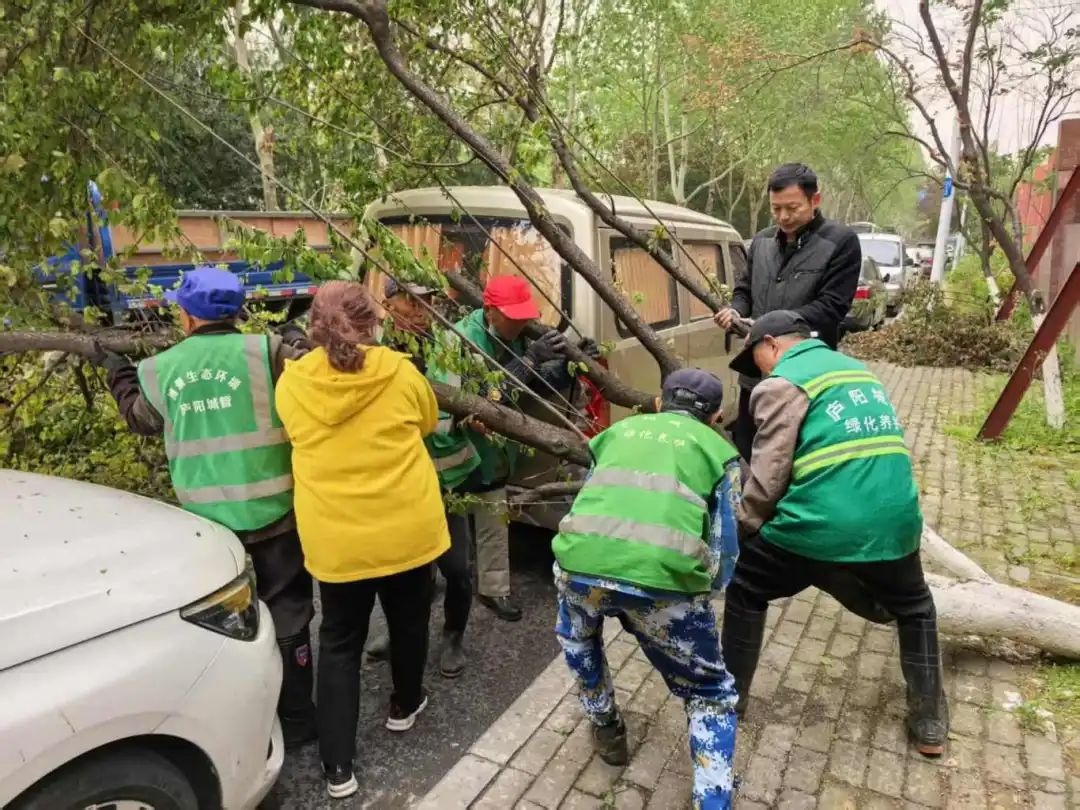 4月11日全市暴雨来袭！区城管局300人应急队伍全力守护城市安全，你知道咋做到的？  第3张