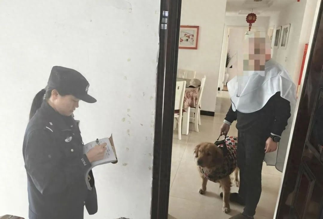 大冶警方曝光不文明养犬行为！遛狗不牵绳者究竟该如何引以为戒？  第1张