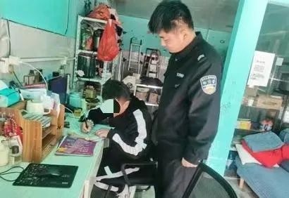 大冶警方曝光不文明养犬行为！遛狗不牵绳者究竟该如何引以为戒？  第3张