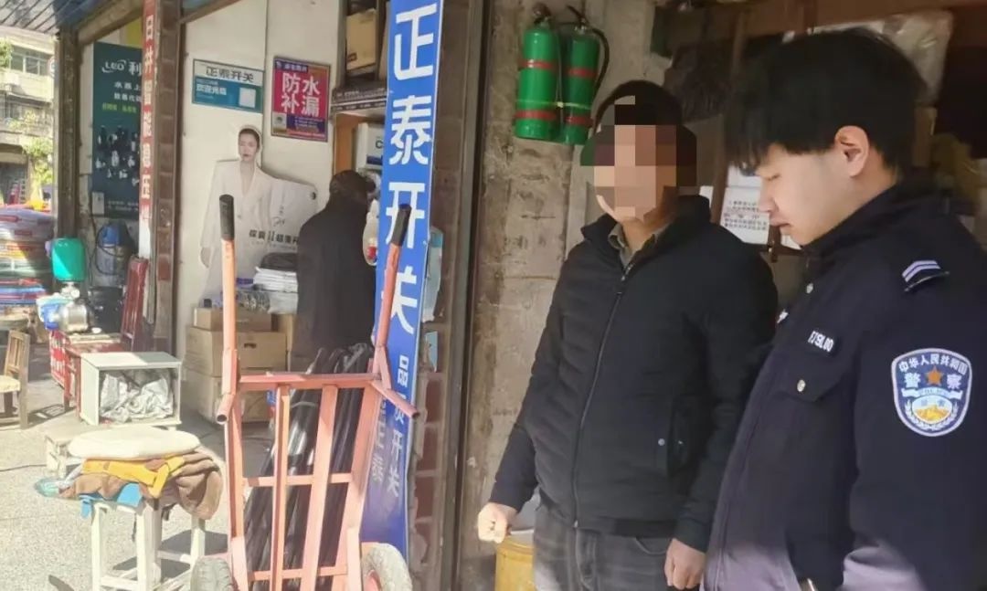 大冶警方曝光不文明养犬行为！遛狗不牵绳者究竟该如何引以为戒？  第4张
