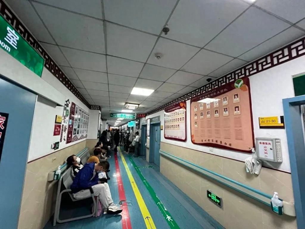 重庆雷暴哮喘一夜6000次闪电，310人窒息求医！你准备好了吗？