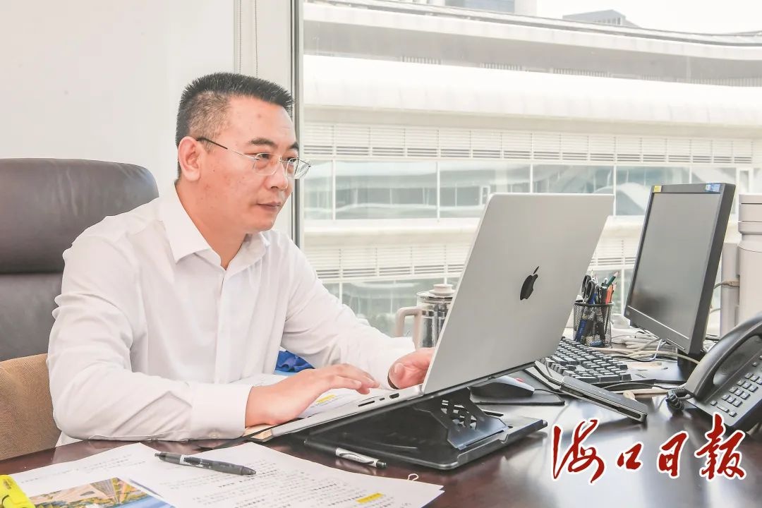 五年默默耕耘推动临空经济发展，陈建军获劳模称号！他将如何再出发？  第3张