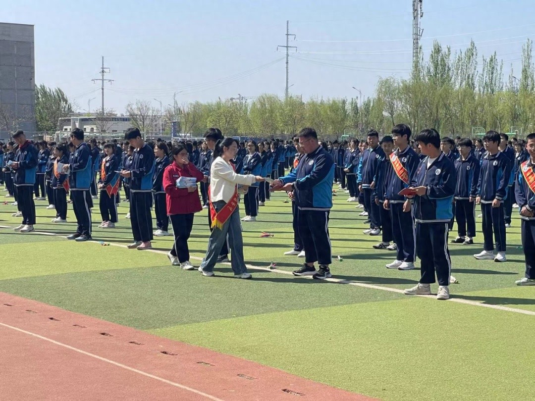 宁城县法援走进职业学校！4200余名师生的法律知识盛宴咋回事？  第1张