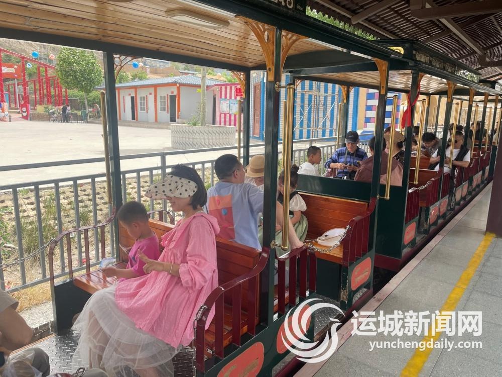 五一假期运城多个景区热力值拉满，文旅+烟火气成新引擎？  第2张