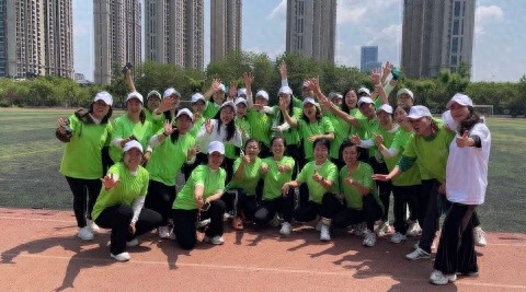 5月10日柳泉中学运动会，女企业家们为何如此拼？