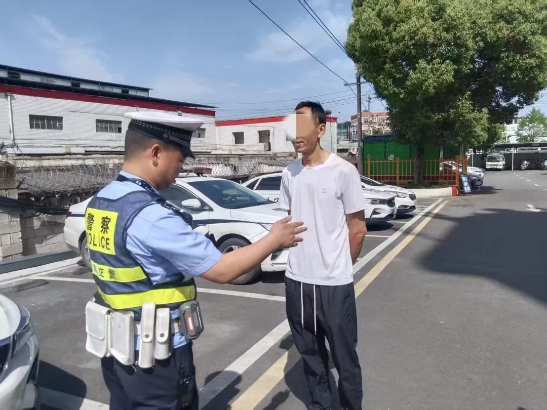 5月7日贵阳一货车逆向行驶，驾驶人张某为何被罚200元记3分？  第2张