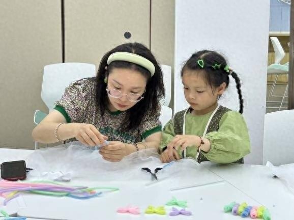 母亲节杭州钱塘亲子头纱制作活动，温情满满！你参与了吗？
