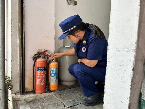 江口县消防救援大队深入人员密集场所宣传，这些消防知识你知道吗？