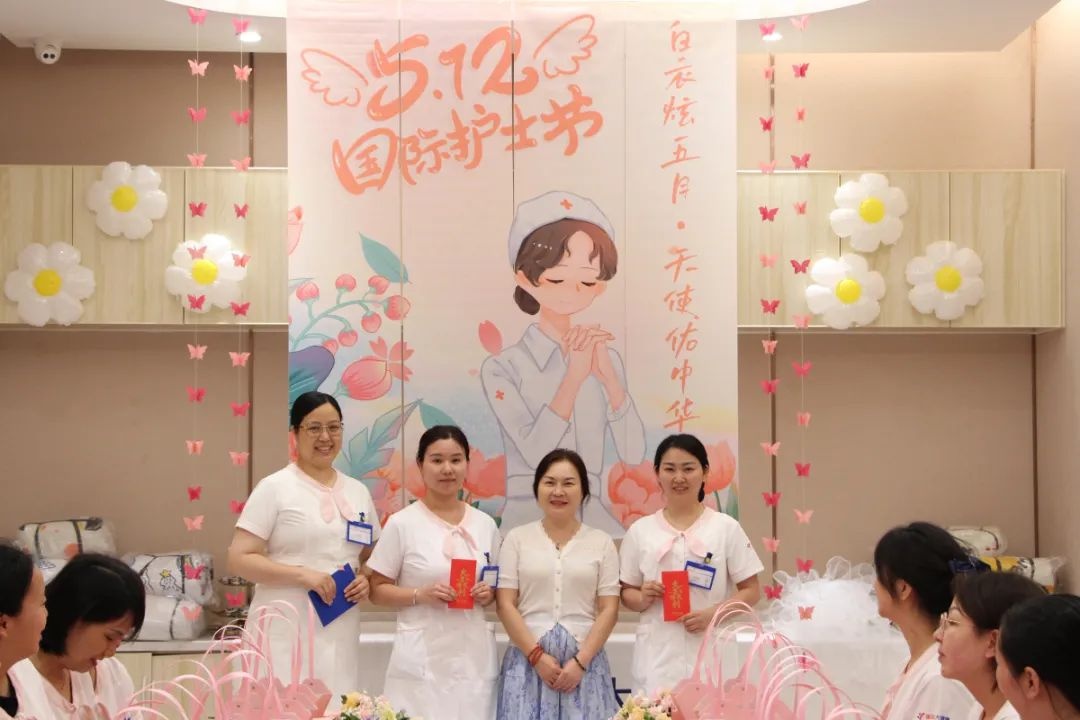 2025 年 5 月 12 日国际护士节！白衣天使竟化身花艺师？  第3张