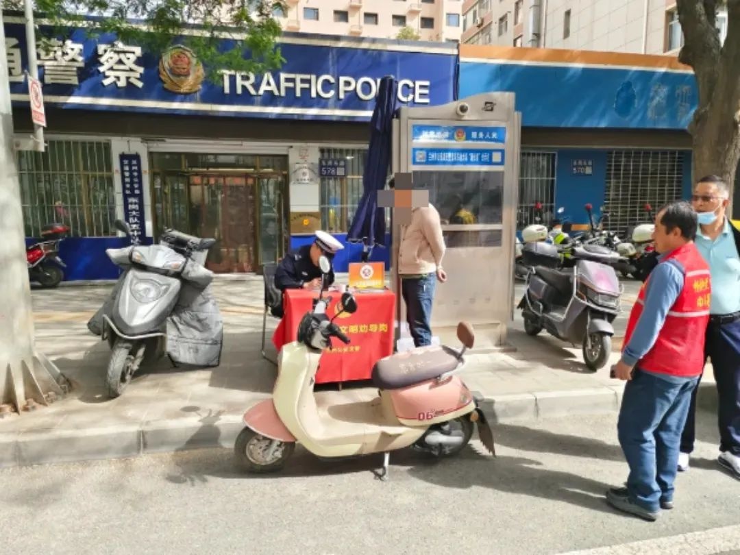 兰州公安交警设42处劝导岗！行人闯红灯等行为咋整治的？  第3张
