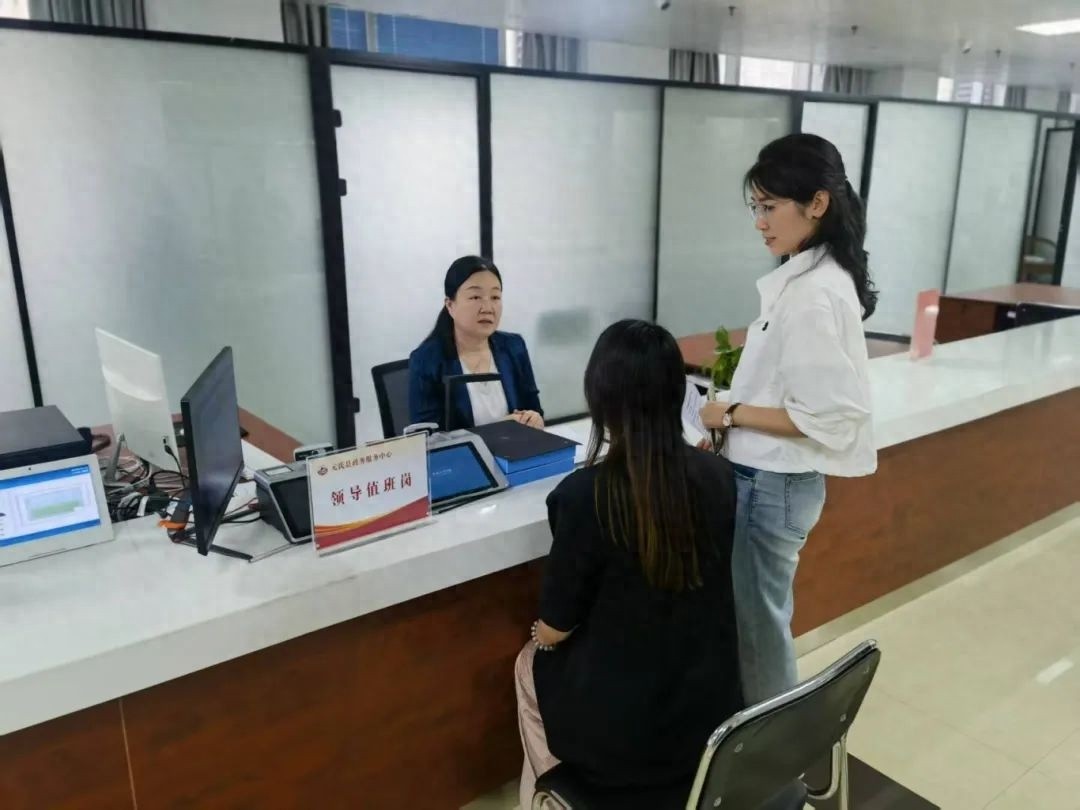 元氏县人社局局长进大厅！创业者遇到了啥？又是如何解决的？