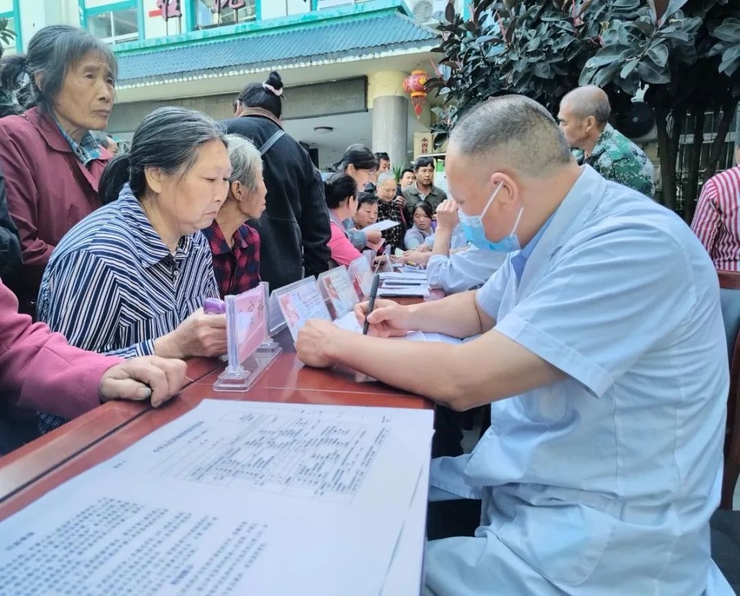5月12日永善县人民医院专家团队下乡义诊，你知道有多便民吗？  第3张
