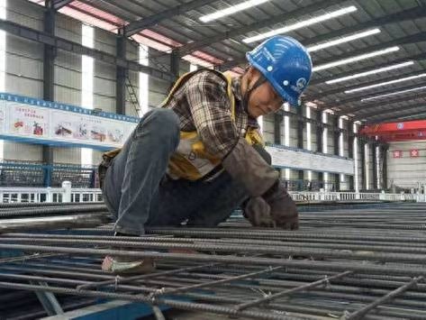 90后女钢筋绑扎工坚守工地5年！她的坚韧你知道吗？