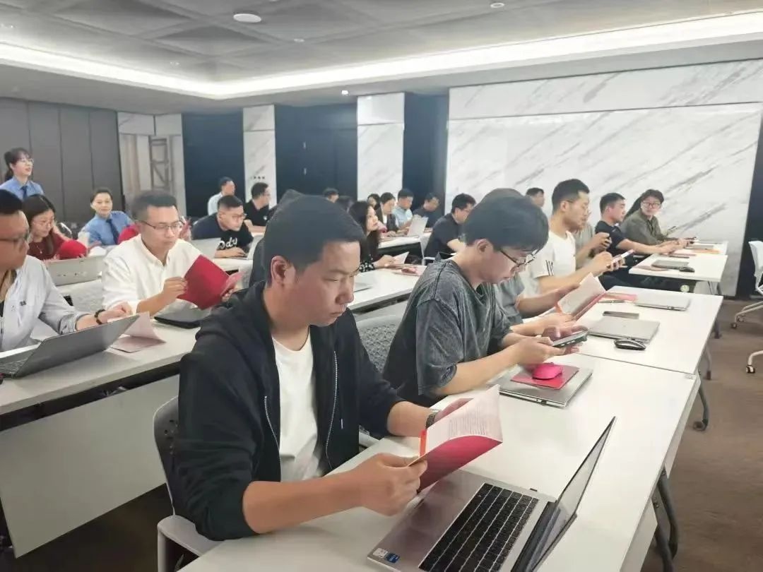 机械设备租赁公司两年内连发5起员工挪用资金案？背后原因令人深思  第3张