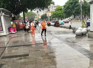 五一假日众人乐，巫溪环卫 200 余名工人守护城市洁净？  第2张