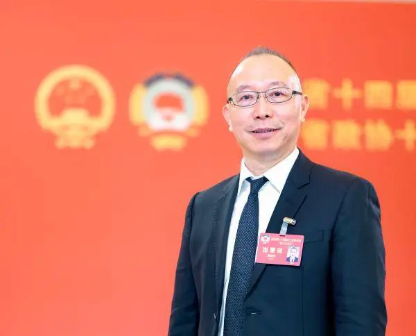 年夜饭上，你真的愿意让手机代替亲情吗？放下手机，回归真情社会