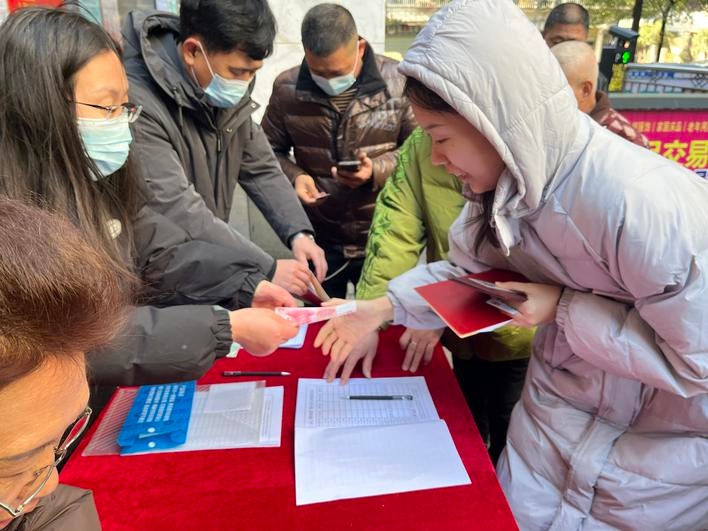 小区业主竟能领现金红包？华晨御园小区述职报告会揭秘  第2张