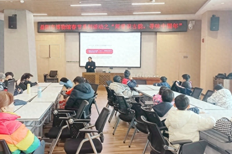 新春亲子活动：闻香识古韵，孩子们如何亲手制作香包迎接中国年？