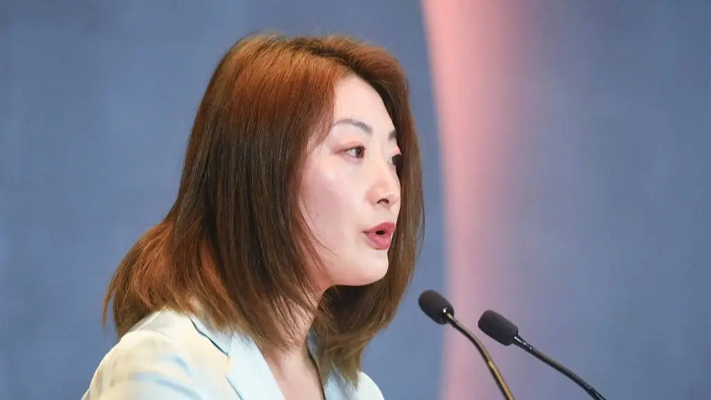 宗馥莉提出3项热点提案！产学研融合、新质生产力、媒体监督健康生态，如何改变未来？