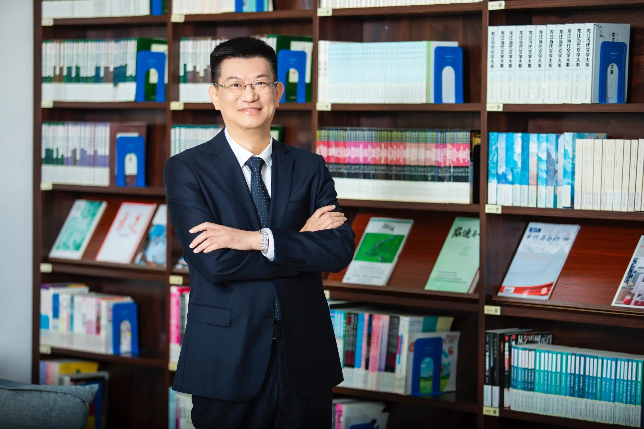 上海数字化转型领先，但人才培养能否跟上？2025年两会聚焦数字化技能人才‘上海方案’  第1张