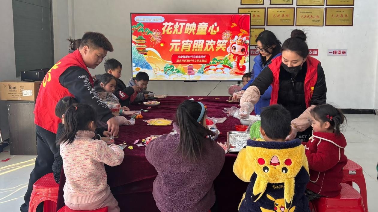 孩子们的花灯与汤圆，如何点亮了元宵节的传统魅力？