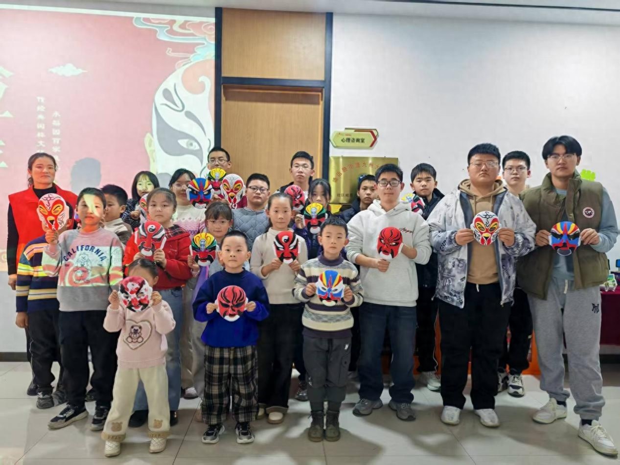 你还在为忙碌无法陪伴孩子而烦恼吗？快来参与非遗脸谱绘制，共度欢乐中国年  第1张