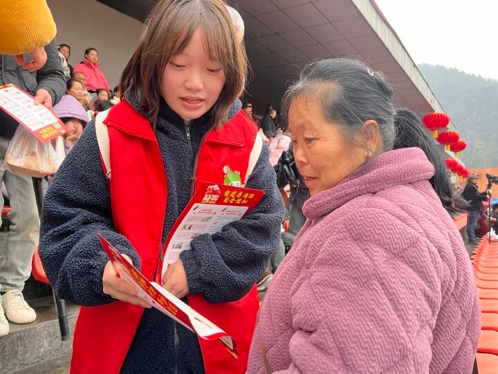 元宵灯会竟成消防安全课堂！你还在等什么？快来学习救生秘籍  第3张