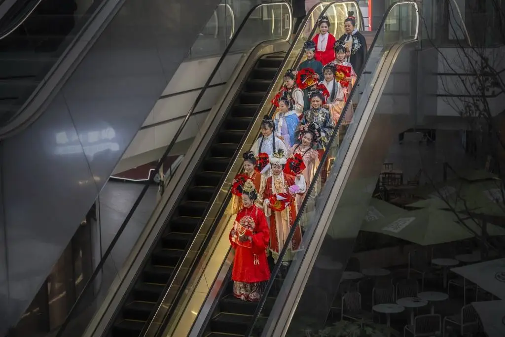 魔都元宵盛宴!金龙飞舞、汉服巡游,你体验过这样的春节压轴大戏吗? 第2张 魔都元宵盛宴!金龙飞舞、汉服巡游,你体验过这样的春节压轴大戏吗? 第2张