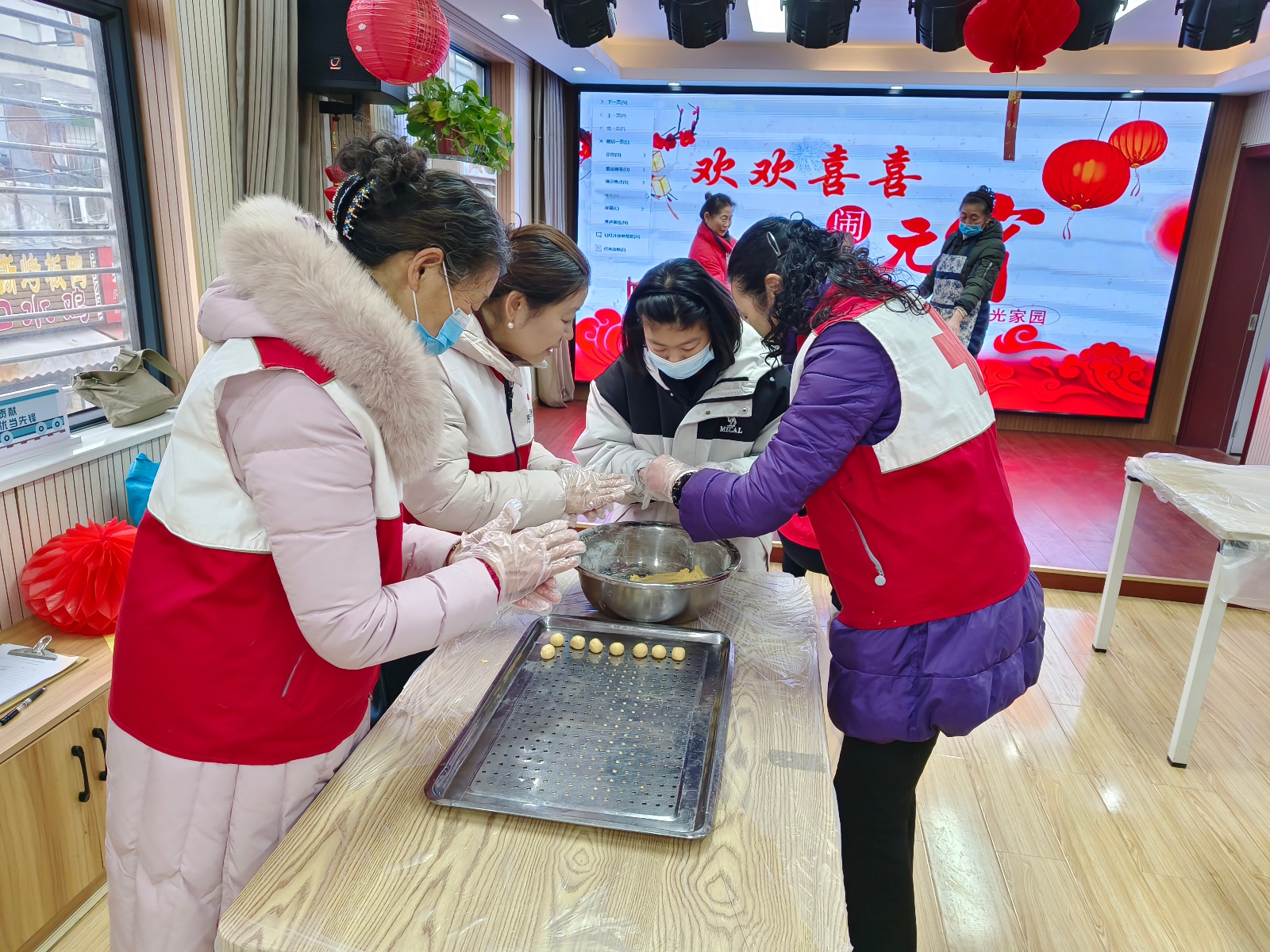 铁路社区元宵活动为何引发居民热情高涨？揭秘传统文化与红十字精神的完美结合  第2张