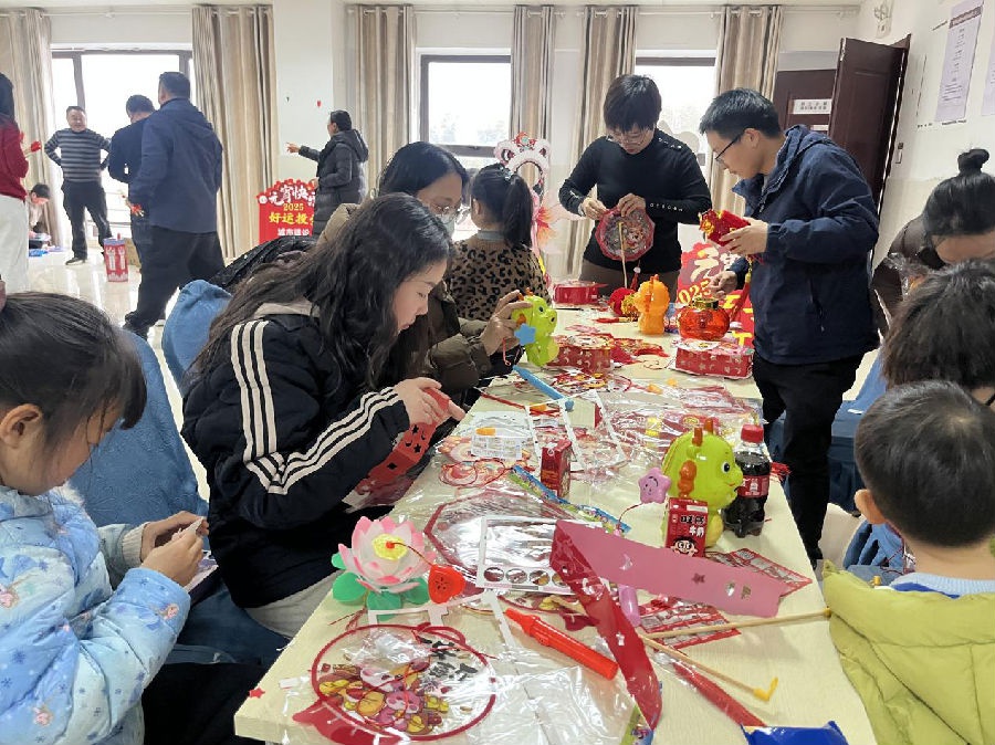 信阳市住建局元宵活动大揭秘：猜灯谜、做灯笼，你猜中了几条？  第3张