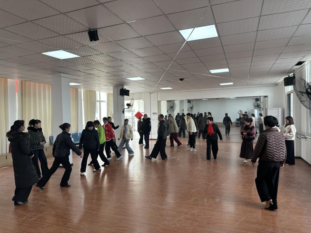 李埠镇老年学校开学首日，为何老人们都笑得如此灿烂？  第2张