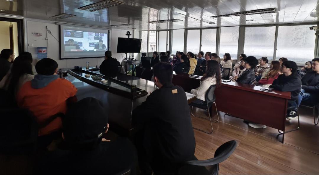 南明区干部大讲堂揭秘AI+宣传新模式，你准备好迎接智能时代了吗？  第2张