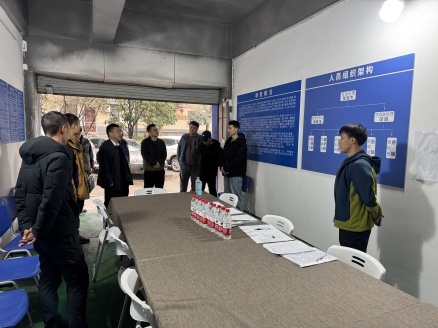 骝马山危岩崩塌，1340人的生命安全能否得到保障？  第1张