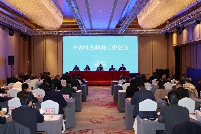 2024年社会救助工作成效显著，但如何让发展成果更好惠及困难群众？