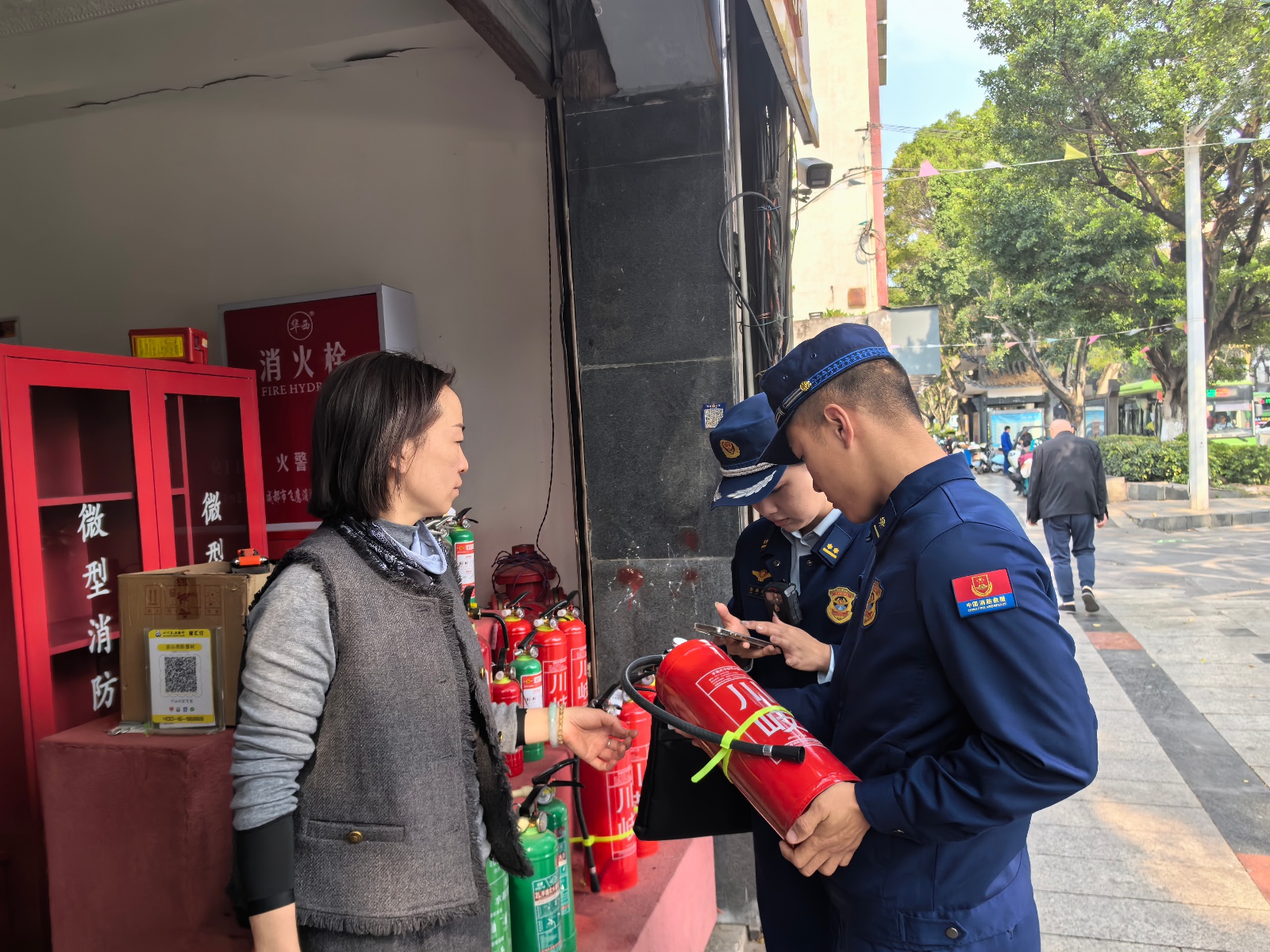 西昌市消防大队突击检查，你的消防产品真的安全吗？  第4张
