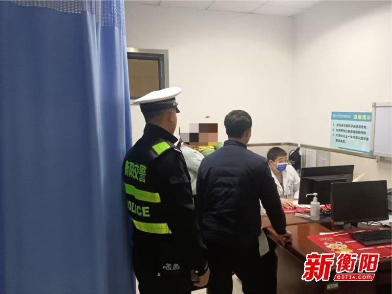 一岁幼童手指被夹断，交警紧急开辟生命通道！他们是如何做到的？  第2张