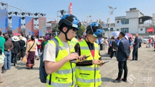 你见过阿昌族最隆重的传统节日阿露窝罗节吗？现场热闹非凡